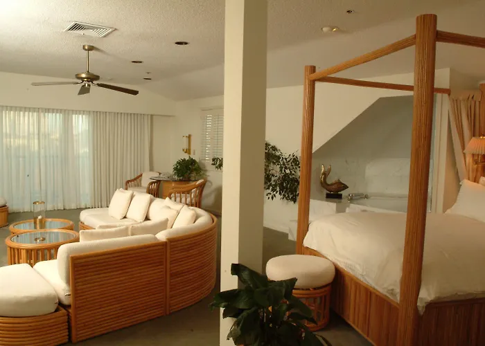 Lighthouse Club 3*