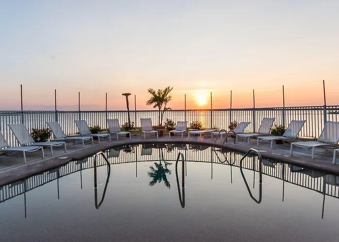 Lighthouse Club Hotel