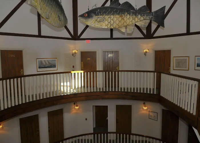 Lighthouse Club Hotel 3*