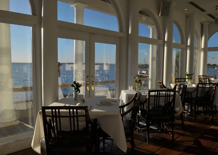 Lighthouse Club Hotel 3*