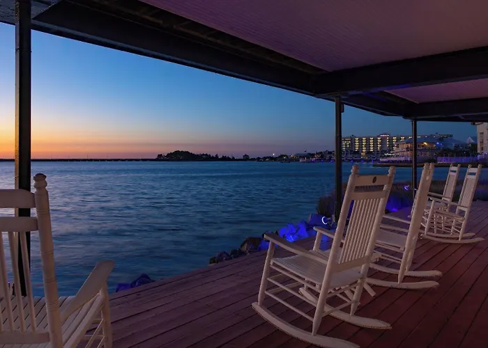 Lighthouse Club Hotel 3*